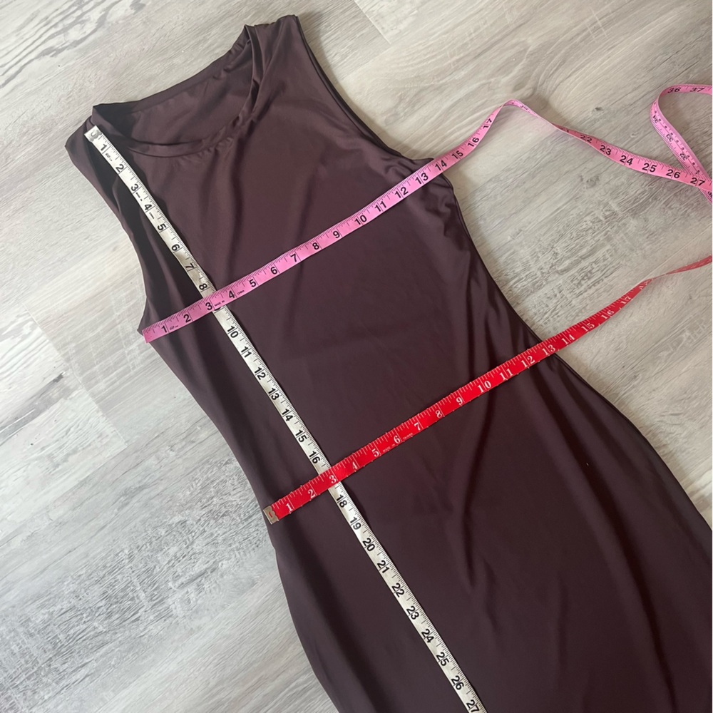 Vitality sleeveless midi dress - Picture 5 of 12